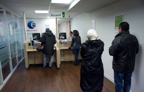 file-attente-pole-emploi-illustration